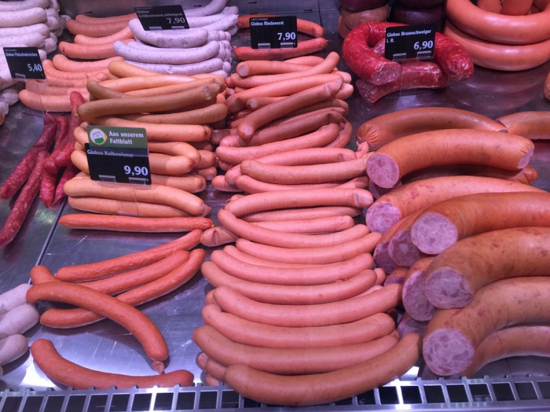 vente-HYERES-min_sausages_meat_butchery-1069321